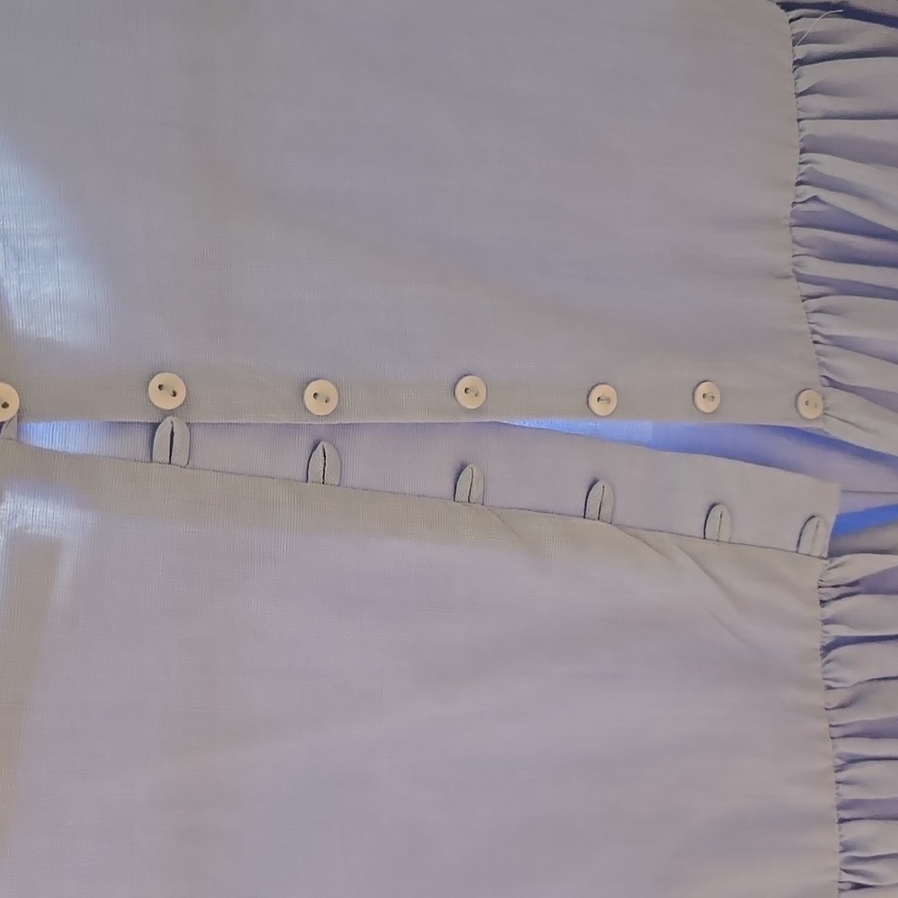 Back button blouse - Picture 4 of 4